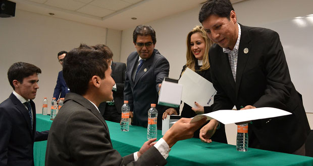 Alumnos de BUAP, 1er lugar por reducir tiempo de proceso industrial
