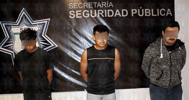 Aseguran a 3 sujetos por robo a tractocamión y rescatan a chofer