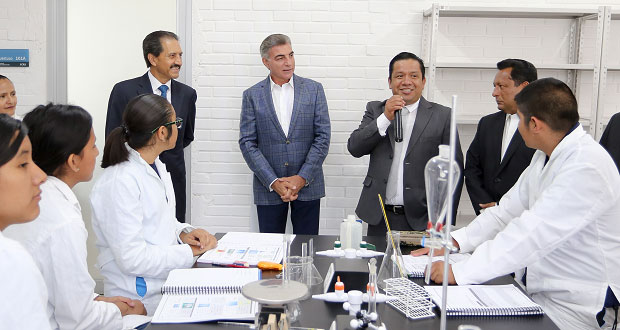 Gali y Esparza inauguran nueva preparatoria Lázaro Cárdenas de BUAP