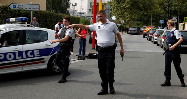 En Francia, hombre mata a su madre y hermana con un cuchillo