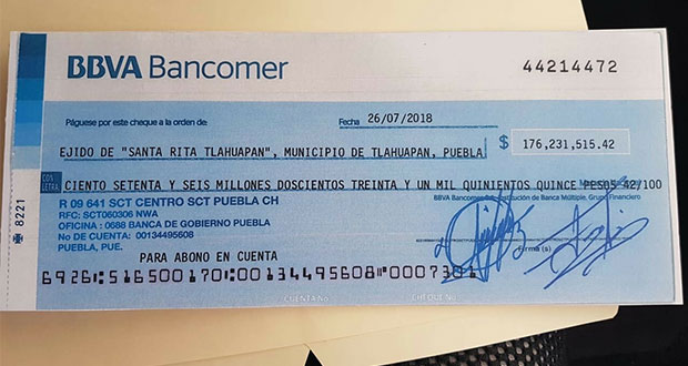 Tras más de 60 años, SCT da cheque por 176 mdp a campesinos de Tlahuapan