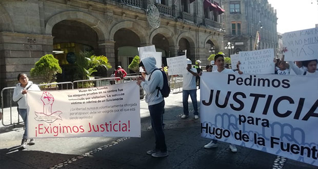 Mamá de joven condenado por violación exige su liberación, pruebas son falsas