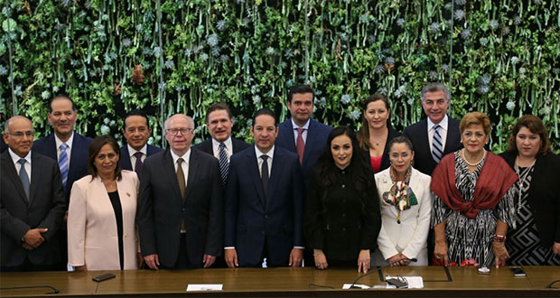 Gali va al tercer informe de labores de gobernador de Querétaro