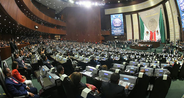 En inicio de LXIV Legislatura, dan apoyo a AMLO y abuchean al PRI