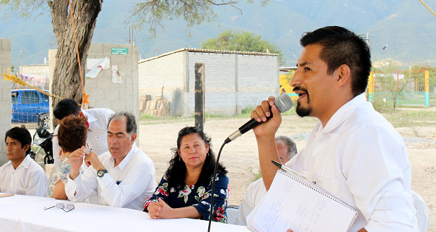 Celebran consecución de drenaje y red de agua potable en Ajalpan
