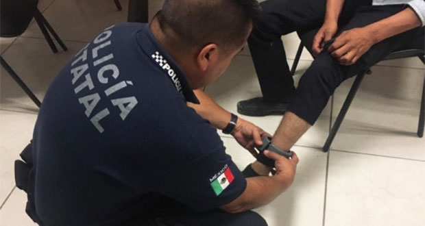 Colocan séptima tobillera electrónica a acusado de violencia