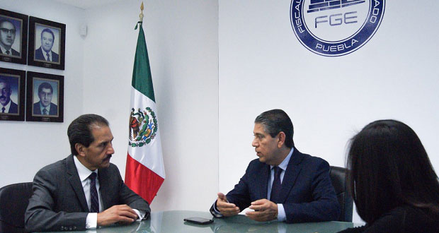 Gilberto Higuera Bernal y el rector de la BUAP, Esparza Ortiz