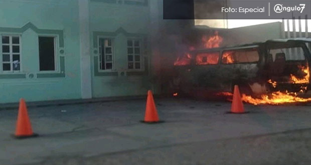 Queman comandancia y vehículo del DIF en Cañada tras asesinato de un hombre