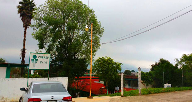 Comando asalta a maestros, alumnos y padres en Cobaep de Huauchiango