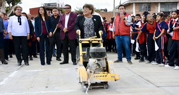 Inicia construcción de techo y canchas de secundaria en Atlixco