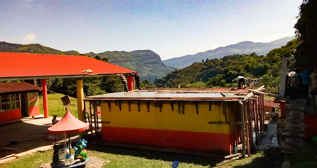 Ayuntamiento techa aula de preescolar en Huitzilan de Serdán