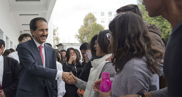 Prepa 2 de Octubre de BUAP, comprometida con innovación: rector