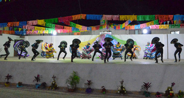 Con artes y deportes, Antorcha festeja 19 años de colonia en Izúcar