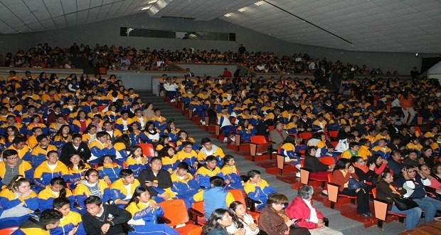 FGE imparte a estudiantes conferencia para prevenir secuestros