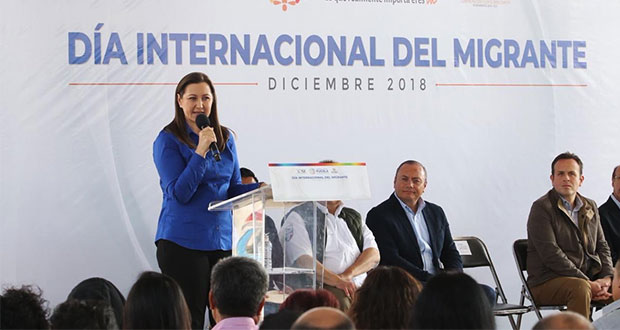 Martha Erika da certificados de competencias laborales a migrantes