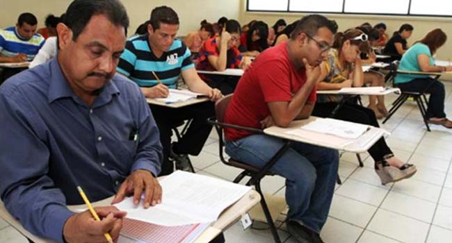 Diputados piden a gobierno de Puebla suspender evaluación docente