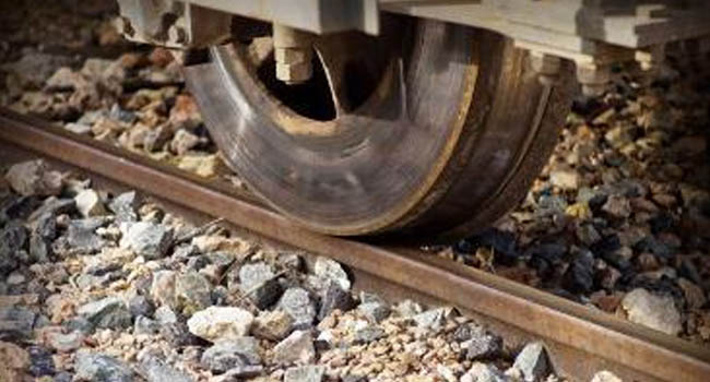 Atracan tren en Tepeaca; se roban bultos de cemento