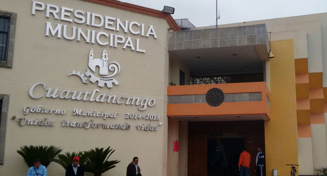 Acusan falta de seguro y prestaciones en Comuna de Cuautlancingo
