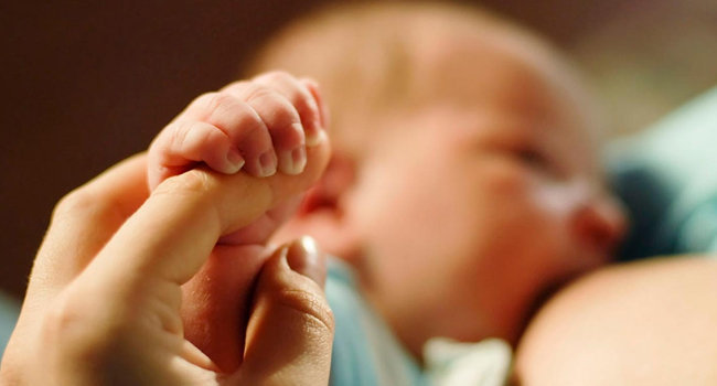 Lactancia materna evita muerte de 1.3 millones de infantes: Unicef