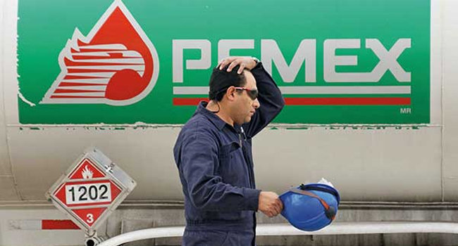 Pemex dispondrá de 107 mmdp extras y no contratará más deuda: AMLO