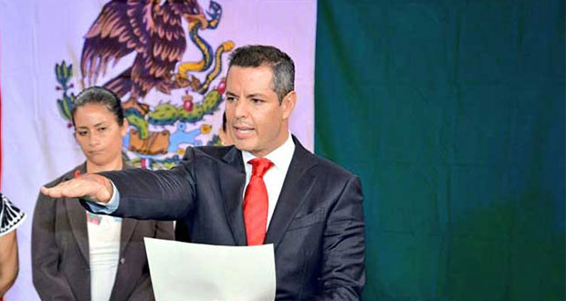 Gobernador de Oaxaca levanta mano para ir por Presidencia en 2024