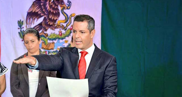 Gobernador de Oaxaca levanta mano para ir por Presidencia en 2024