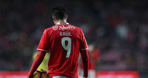 Raúl Jiménez puede ser suspendido por la FIFA