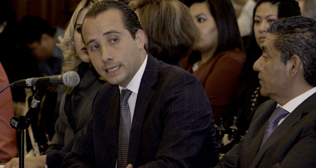 Piden sanción para Mario Riestra por publicar fotos de niños