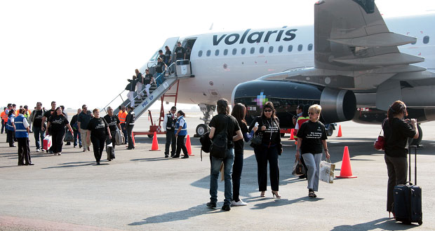 Desalojan vuelo 965 de Volaris en el AICM por amenaza de bomba