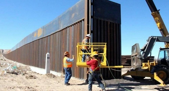 Trump pide casi 18 mil mdd para expandir muro fronterizo con México