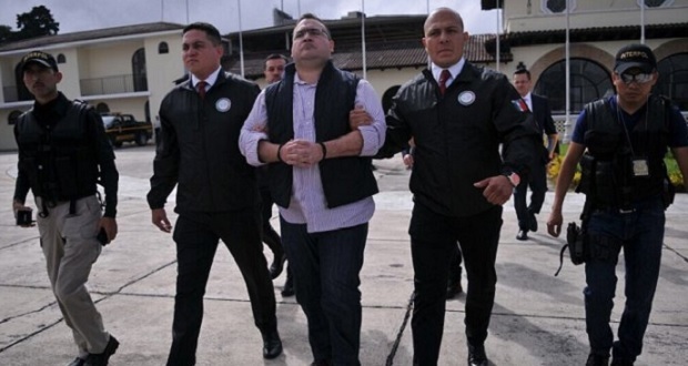 Por falta de pruebas, PGR modifica caso contra Javier Duarte
