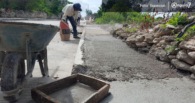Avanza pavimentación de calle en Tepexi de Rodríguez. Foto: Especial