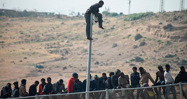 Acnur pide 163 mdd para ayudar migrantes que intentan llegar a Europa