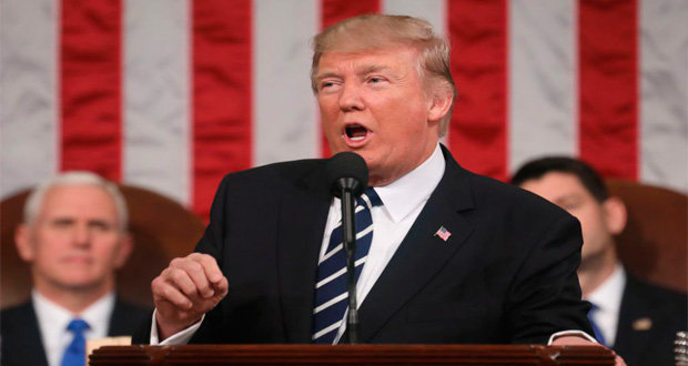 Por tercer mes consecutivo, popularidad de Trump baja