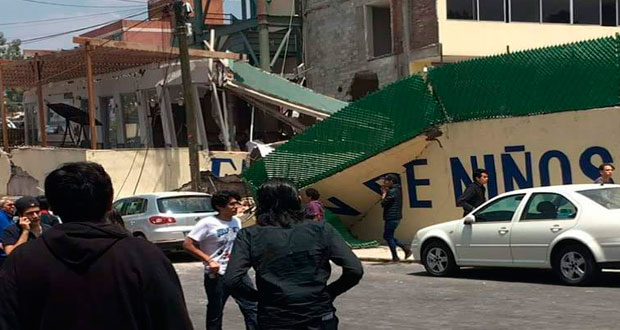 En CDMX, cae escuela por sismo; 12 niños muertos y 14 rescatados