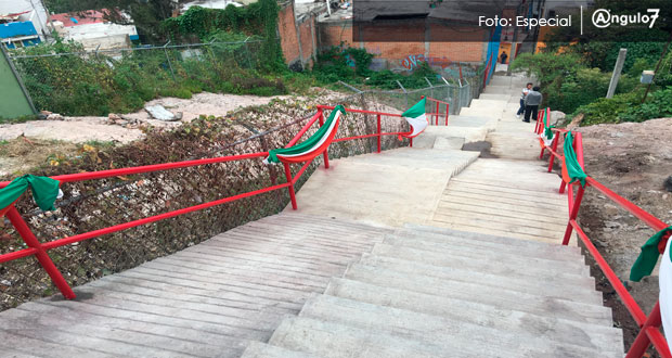 En Atlixco, inauguran escalinata del callejón “Xochipilli”