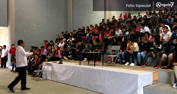 En Ahuatempan, más de 180 jóvenes limpiarán vía afectada por sismo