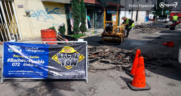 Ayuntamiento repara calles de 5 colonias y 2 juntas auxiliares