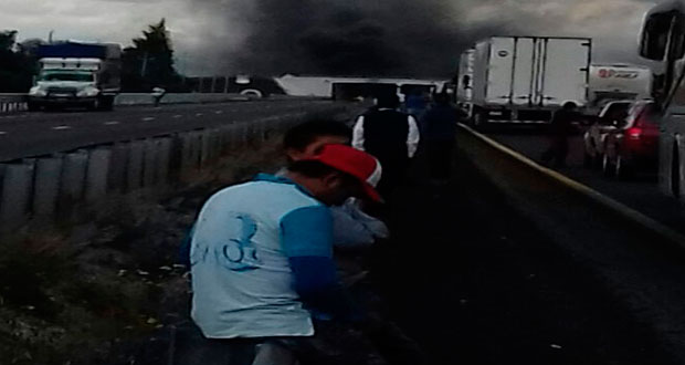 Bloquean 3 horas la Puebla-Orizaba por detención de presunto huachicolero
