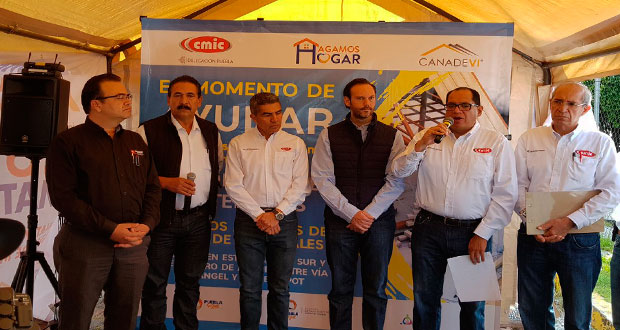 CMIC ofrece hacer casas provisionales a damnificados poblanos
