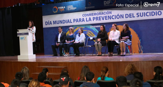 En BINE, Dinorah López da plática sobre prevención del suicidio