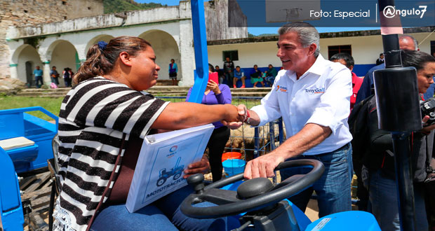 En Sierra Norte, Gali entrega insumos a 4 mil productores agrícolas