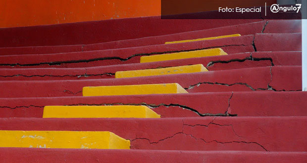 En Tecomatlán, daños en escuelas, hospital y deportivo por sismo
