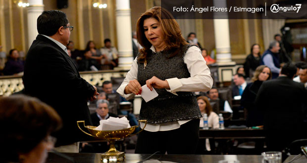 Leal irá por notaría; 2 diputados aún no deciden si dejarán Congreso