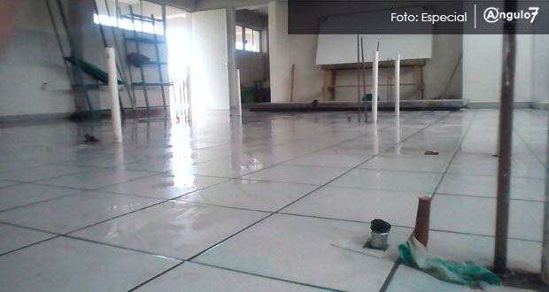 Por falta de atención, secundaria de Huejotzingo se inunda, acusan