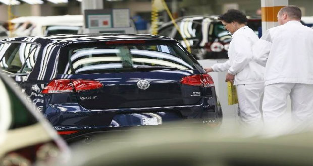 Comisión Europea exige a VW a reparar motores alterados tras dieselgate