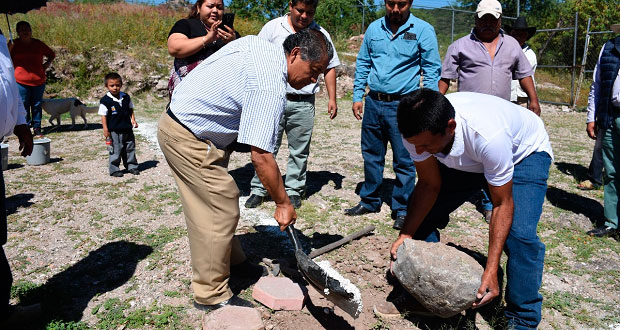 En Huehuetlán el Grande, inician obras en kínder y Casa de Salud
