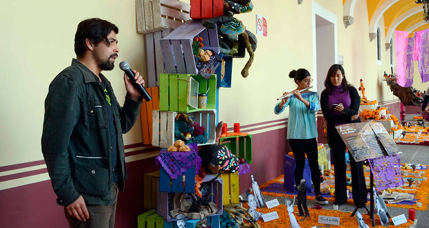 Alumnos de la BUAP organizan concurso de ofrendas en Carolino