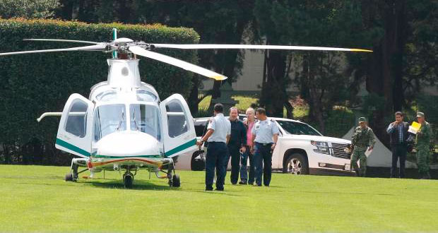 En helicóptero de Fuerza Aérea, Gamboa va a jugar golf con EPN