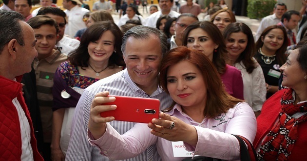 El secretario de Hacienda y Crédito Público de México, José Antonio Meade, impartió una ponencia en el Foro Político organizado por el ONMPRI.